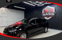 2023 Chrysler Pacifica Touring L's photo